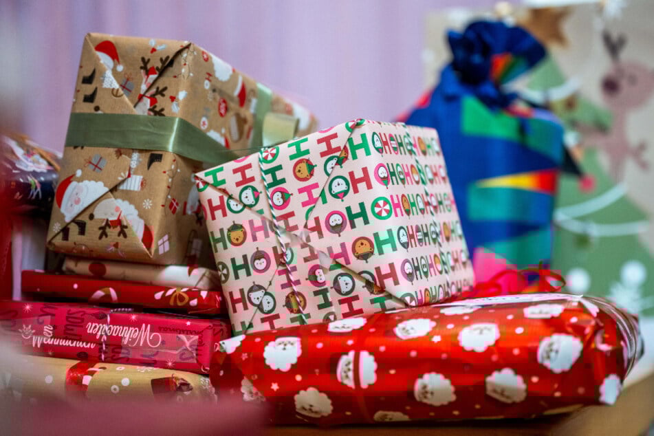 Um die 100 Geschenke warten auf die Kinderdorf-Bewohner.