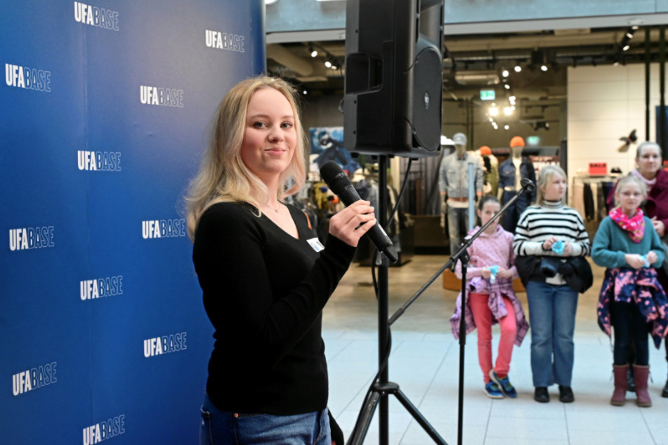 Leni Berger (15) kam am gestrigen Freitag mit Mama Nadin zum Casting und will mit ihrer Stimme mal Geld verdienen.