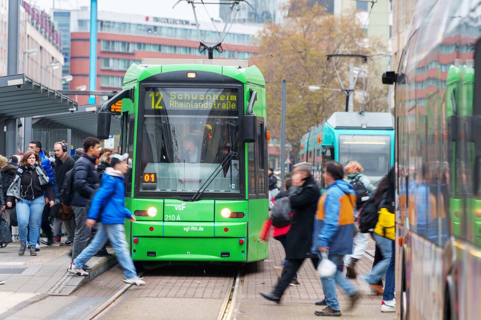 Der öffentliche Personennahverkehr wird am Freitag wohl so gut wie deutschlandweit ausfallen.