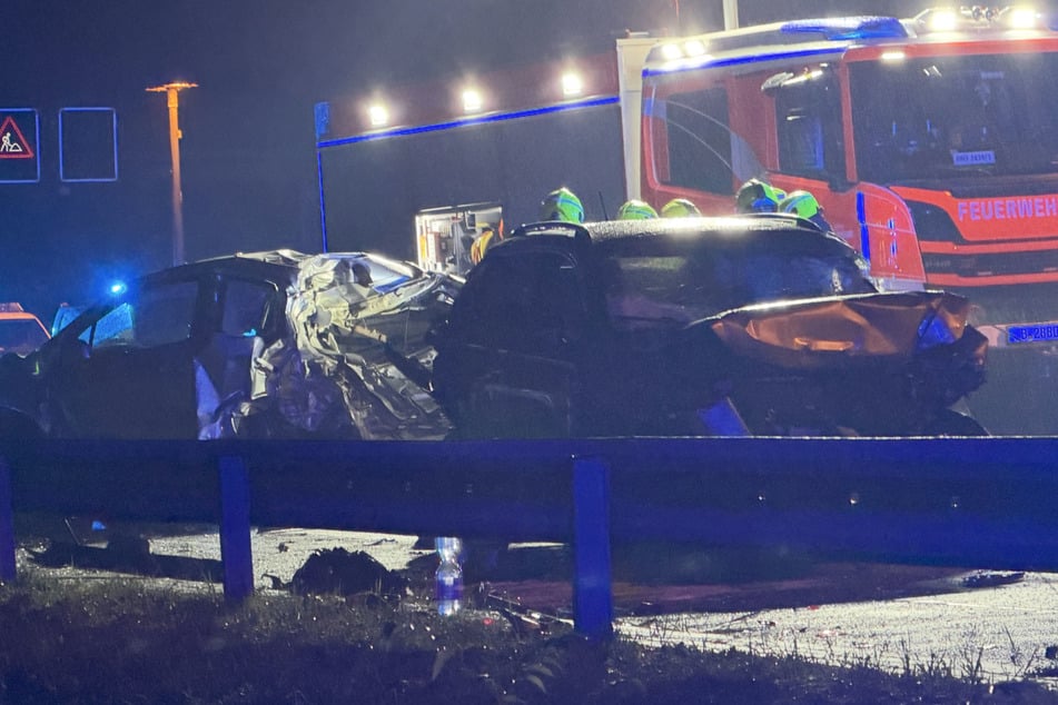 Mehrere Menschen wurden bei dem Crash leicht verletzt.