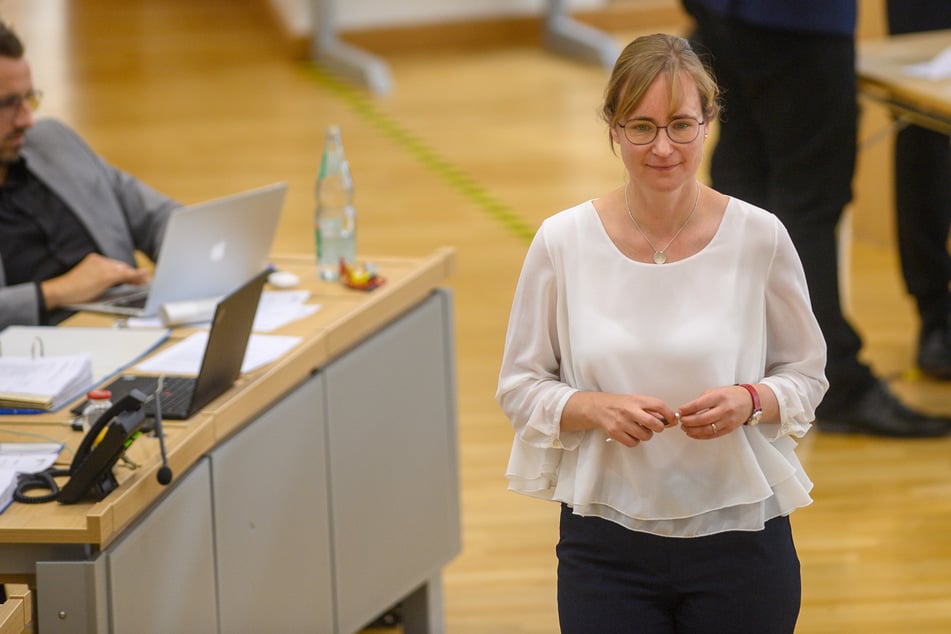 Linke-Fraktionschefin Eva von Angern (45) kündigt eine höhere Präsenz der Partei in Sachsen-Anhalt an.