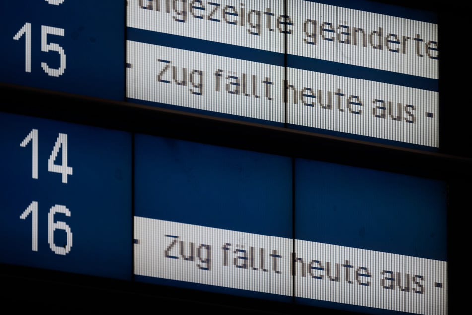 Rund 14 Prozent aller geplanten Zugfahrten in NRW fielen im Jahr 2023 ganz aus.