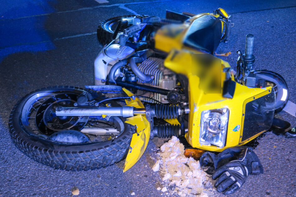 Der Motorradfahrer kam verletzt ins Krankenhaus.