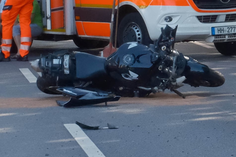 Motorrad wird von Auto übersehen: Biker tödlich verunglückt