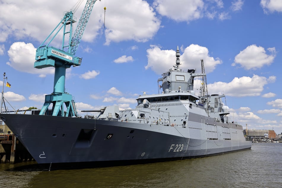 Im Ernstfall kommen die Soldaten im Hamburger Hafen an und werden von dort gen Osten transportiert. (Archivbild)