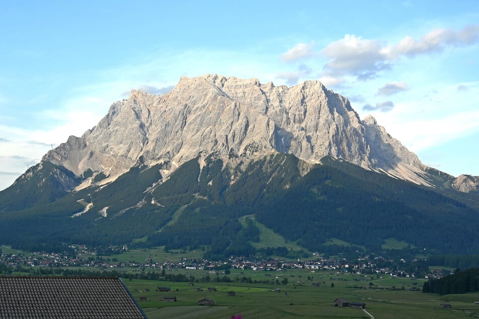 Die Zugspitze ist mit 2962 Meter Höhe der höchste deutsche Gipfel. (Archivbild)