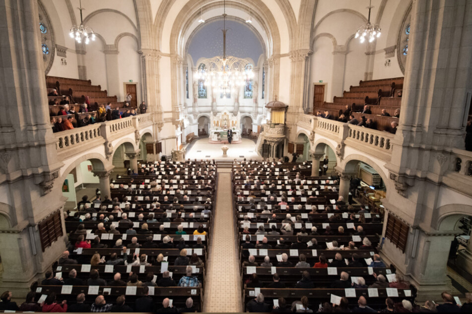 Die Martin-Luther-Kirche in Dresden gut gefüllt - ein Archivbild.