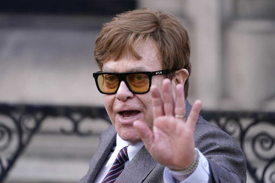 Sir Elton John (76) verbrachte eine Nacht im Krankenhaus, nachdem er in seiner Villa gestürzt war. (Archivbild)