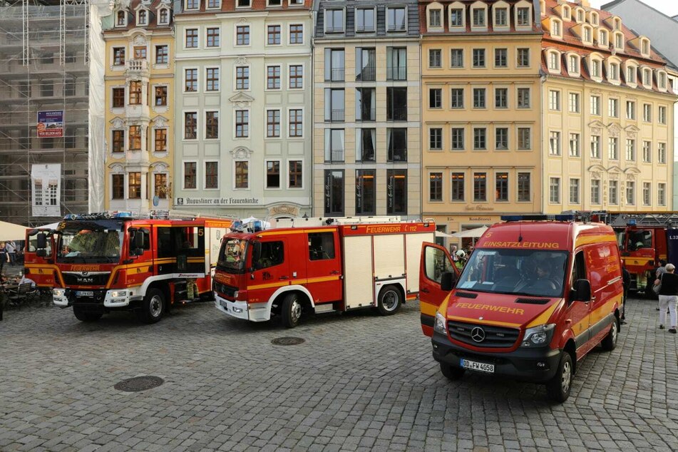 Ein Löschzug der Feuerwehr rückte aus.