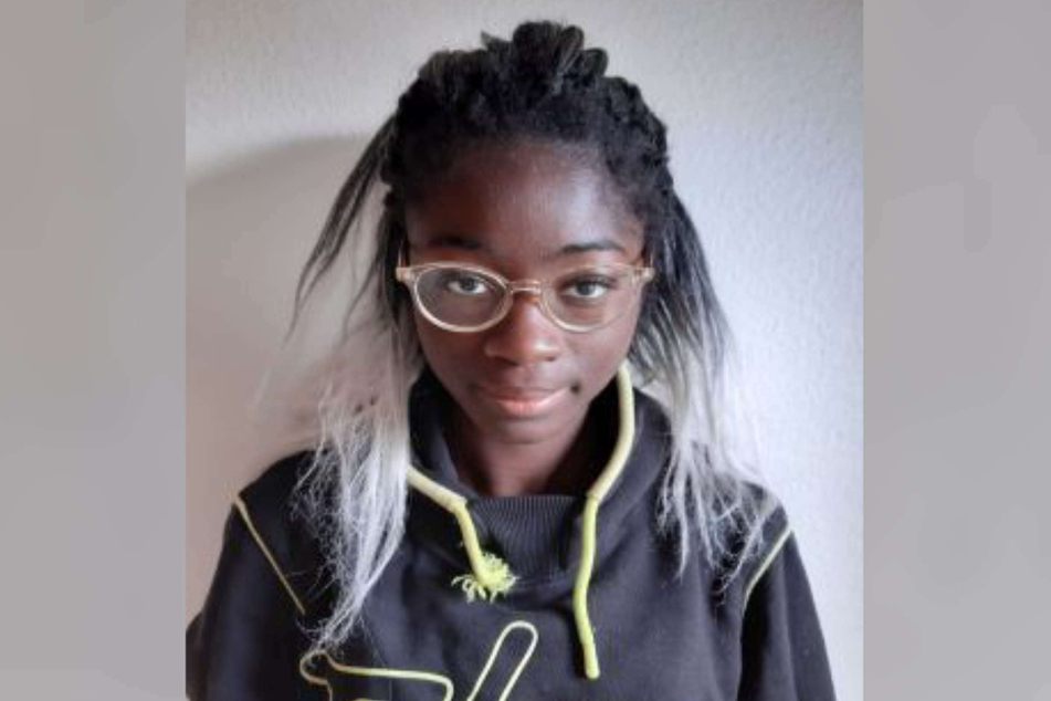 Lyza D. (14) wird seit Juni vermisst. Die Polizei bittet um Hinweise.