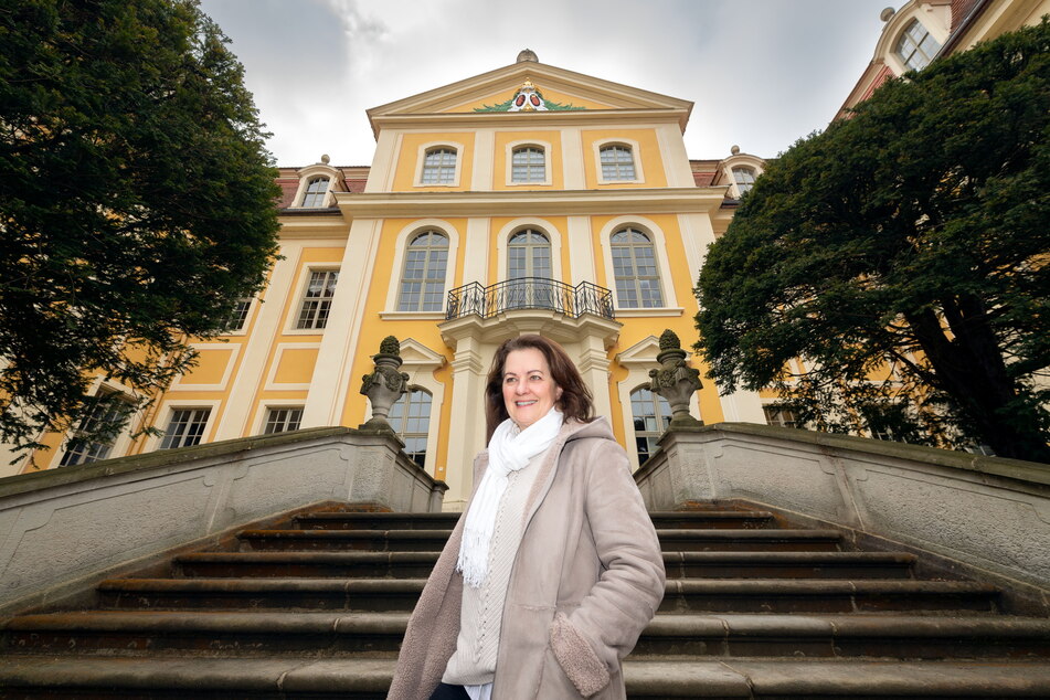 Willkommen in Rammenau. "Schlossherrin" Ines Eschler empfängt seit Mittwoch wieder Besucher.