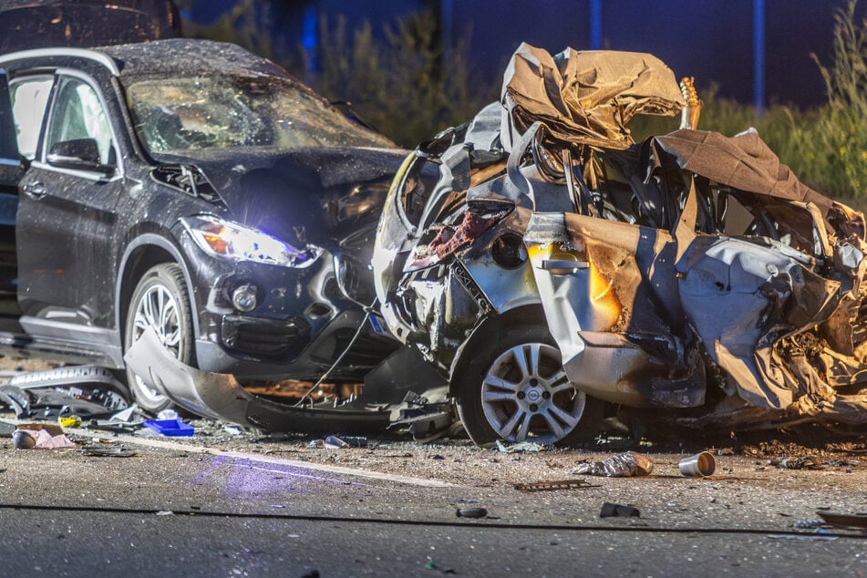 Drei Tote: A3 bei Frankfurt nach Unfall komplett dicht