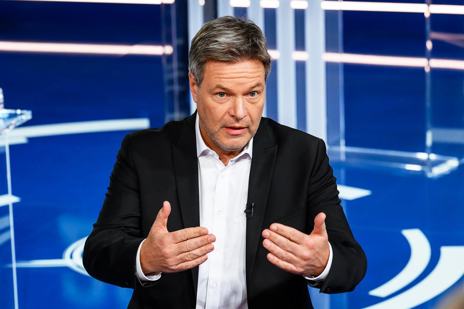 Bundeswirtschaftsminister Robert Habeck (55, Grüne) lag beim TV-Duell in Sachen offene Haftbefehle daneben.