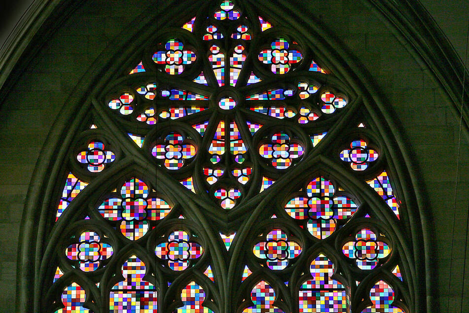 Das von Gerhard Richter gestaltete 113 Quadratmeter große Domfenster, aufgenommen am 25.08.2007 in Köln im Dom.