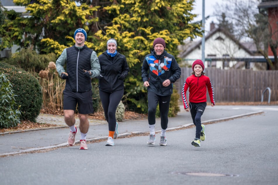 Trainieren schon fleißig (v.l.): Jan Krüger (32), Anja Krüger (28), Alexander Seidel (46) und Thies Seidel (10).