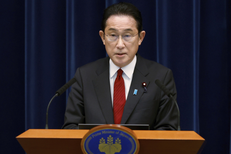 Der japanische Ministerpräsident Fumio Kishida (64) verkündete die Sanktionen gegen Belarus.