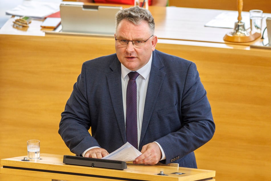 Christian Hartmann (51, CDU) bei einer Rede im Landtag. Er setzt sich für eine Reform des Jugendstrafrechts ein.