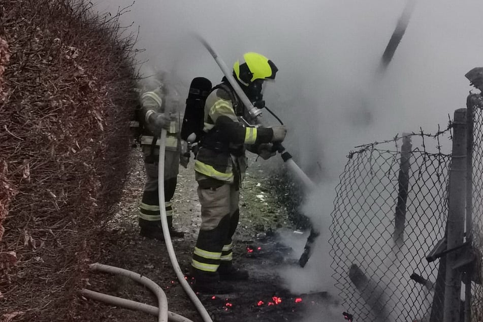 Feuer in Kleingartenanlage: Polizei geht von Brandstiftung aus