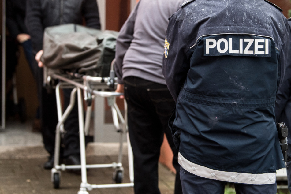 Toter Mann mit Kopfschuss in Auto entdeckt: SEK nimmt 37-Jährigen fest