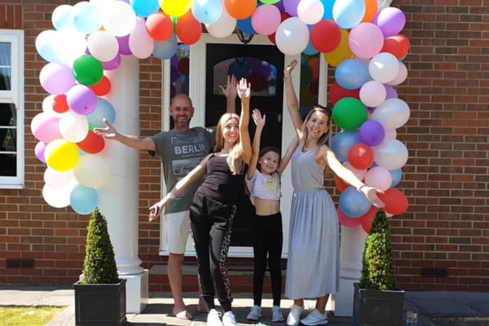 Ende Mai 2020 feierte die Familie das Ende der Chemotherapie von Amelia.