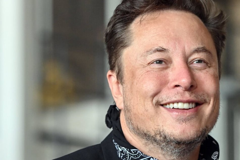Elon Musk: Elon Musk ist bester Laune: "Als Nächstes kaufe ich Coca-Cola, um das Kokain wieder beizumischen"