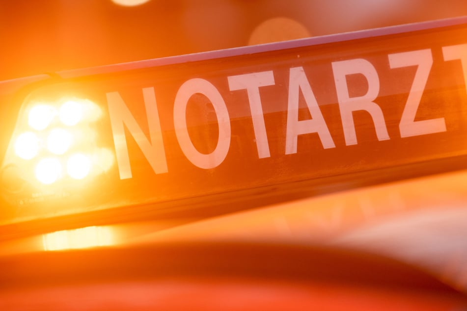 Tragischer Unfall auf Bundesstraße: 83-Jähriger fährt in Gegenverkehr und stirbt