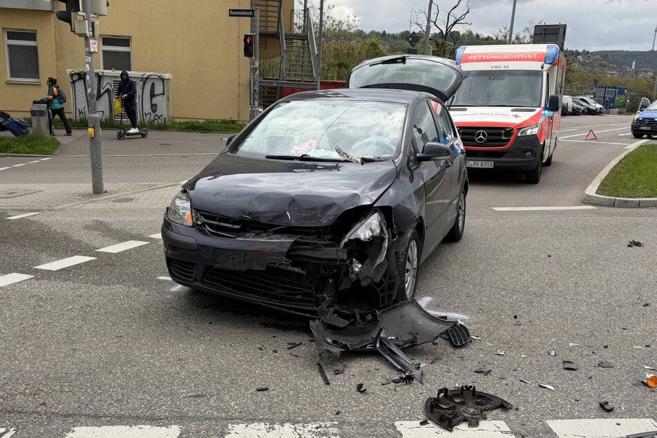 Die Straße musste am Dienstagnachmittag gereinigt werden.