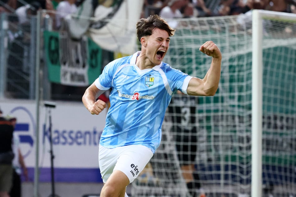 Pass erlaufen, Keeper ausgespielt und eingeschoben - so erzielte Jonas Marx das 1:0 gegen Chemie. Es war sein erster Treffer für den CFC.
