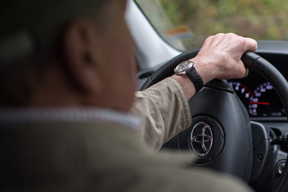 Überforderter Rentner auf Irrfahrt: Seine Ehefrau wartet vergeblich vor Arztpraxis