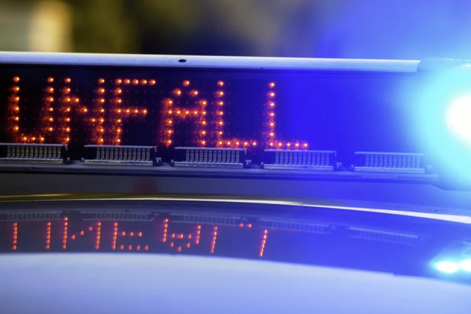 Bei einem Unfall in Limbach-Oberfrohna wurde am Montagabend ein 18-Jähriger schwer verletzt. (Symbolbild)