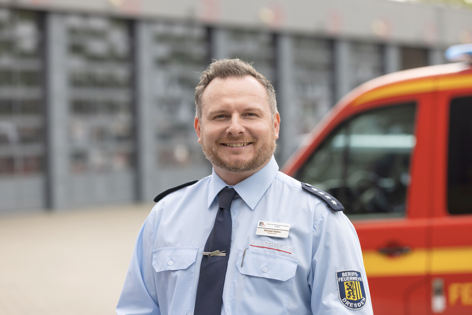 Weiß über die skurrilsten Einsätze der Feuerwehrkräfte Bescheid: Pressesprecher Michael Klahre (44) bei der gestrigen Vorstellung des Jahresberichts 2023.