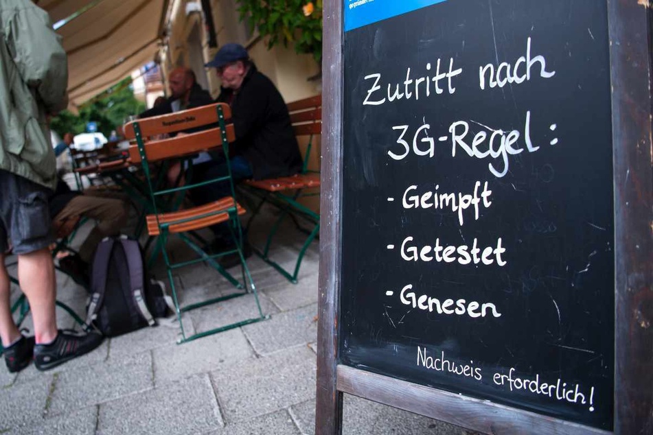 Ab Donnerstag gilt im Landkreis Zwickau beim Restaurantbesuch die 3G-Regel (Symbolbild).