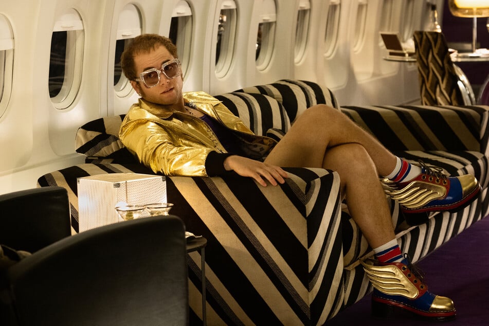Taron Egerton (34, Foto) spielt den jungen Elton John (77).