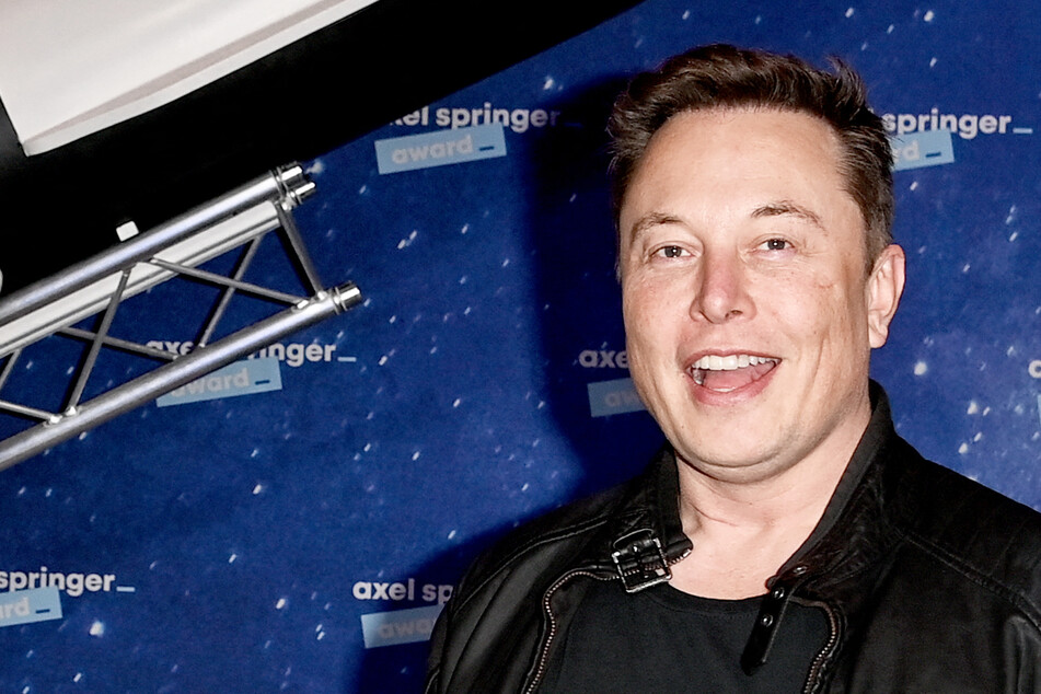 Elon Musk: Irre Ankündigung: Will Elon Musk weltbekannten Fußball-Klub kaufen?