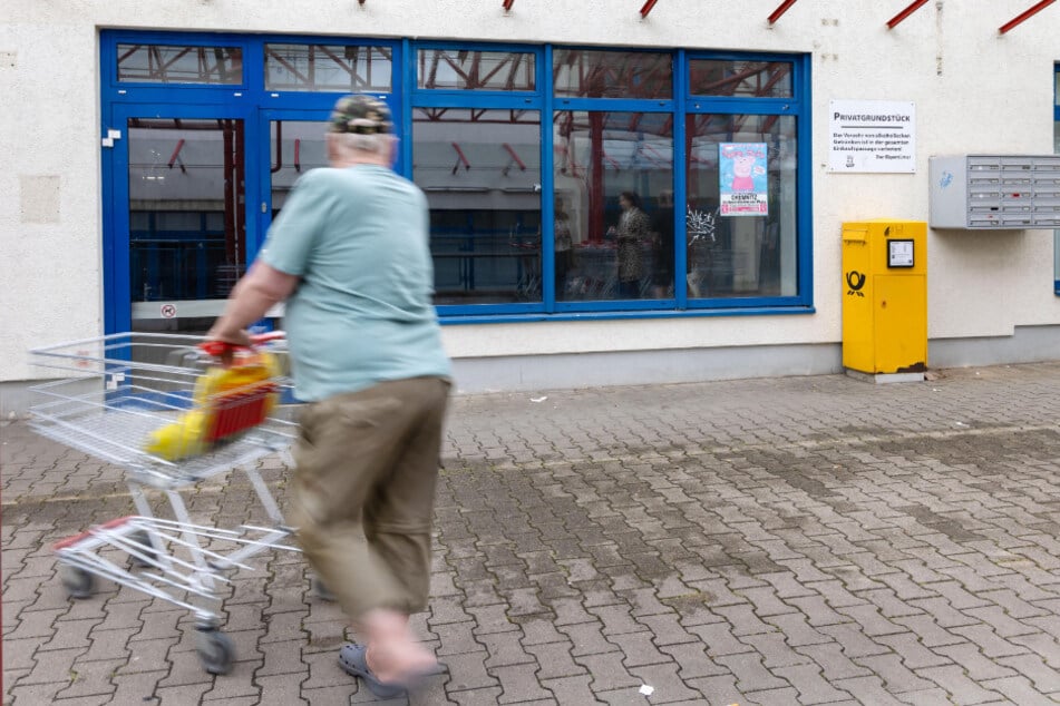 Die Postfiliale in der Wolgo-Passage im Chemnitzer Ortsteil Hutholz schloss am 15. Dezember 2022.