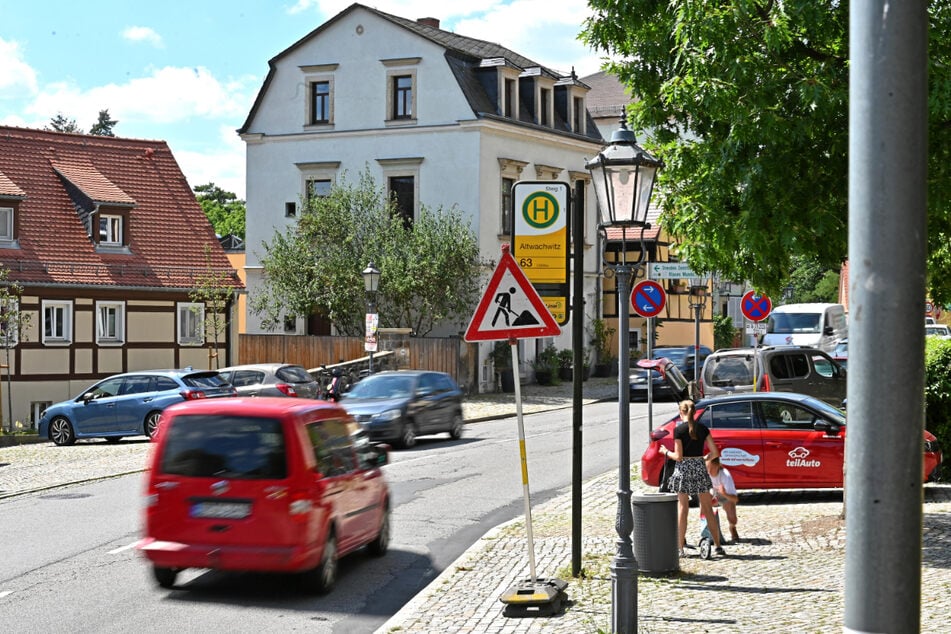 Die gesamten Sommerferien ist der 270 Meter lange Abschnitt der Pillnitzer Landstraße gesperrt.