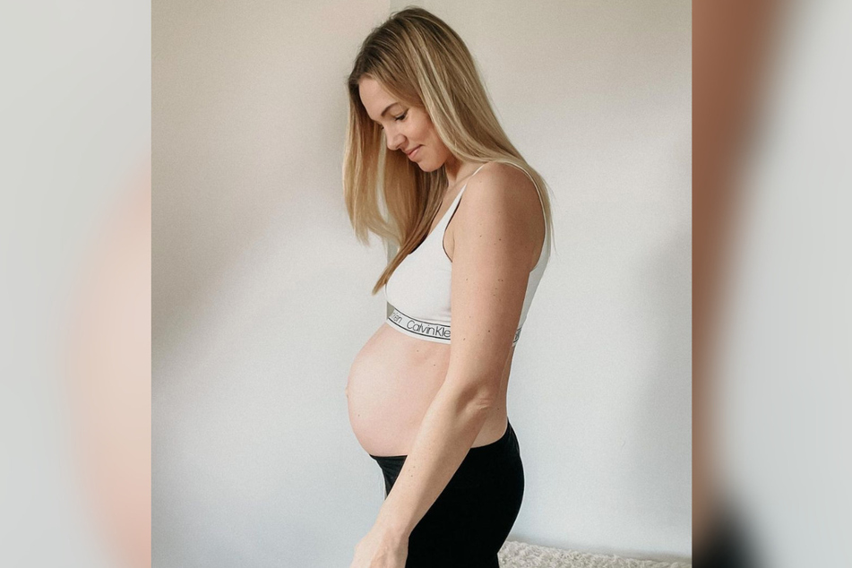 Svenja Holtmann (35) erwartet ihr drittes Kind.