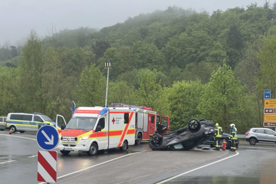 Zwei Menschen wurden bei dem Unfall am Mittwochmorgen leicht verletzt.