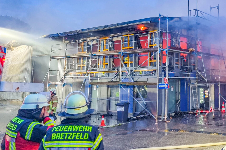 Millionenschaden bei Brand in Lagerhalle