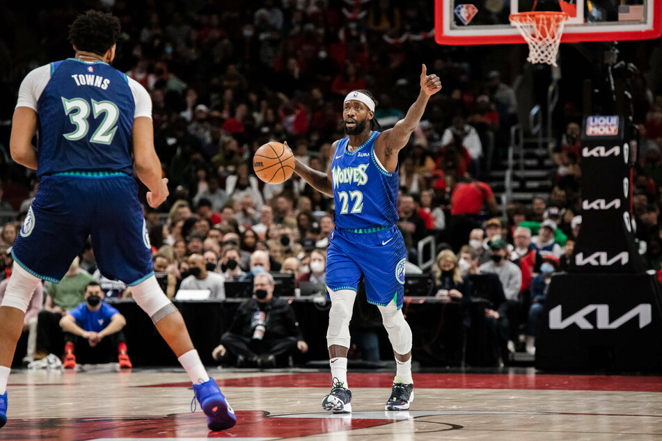 Patrick Beverley added 20 points in the T'Wolves win over the Spurs.