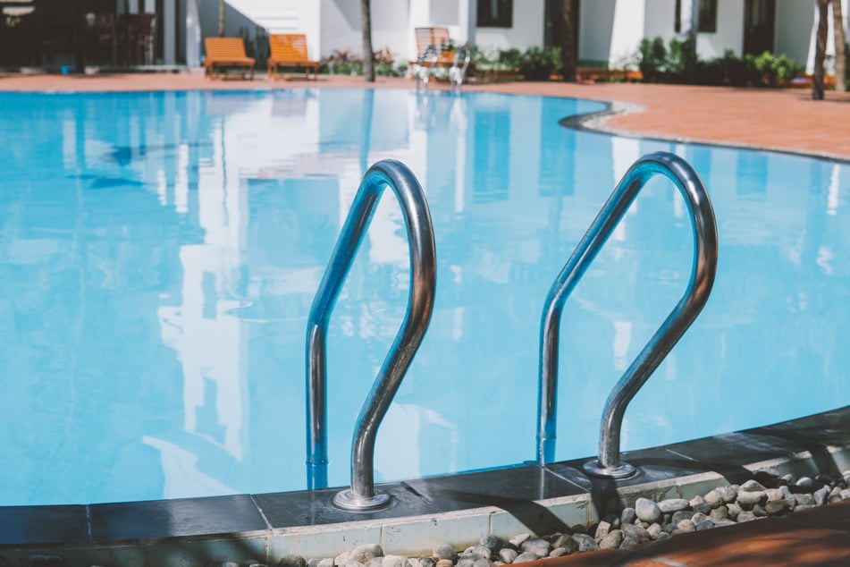 Pool-Drama am Urlaubshotspot: 60 Hotelgäste müssen ins Krankenhaus
