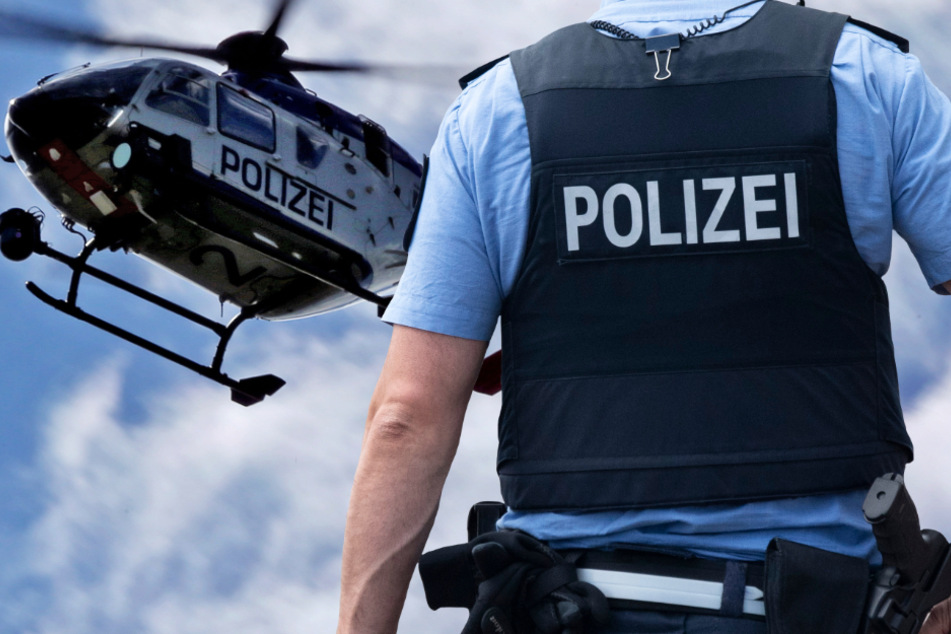 Die Polizei mobilisierte auch einen Hubschrauber für die Fahndung (Symbolbild).