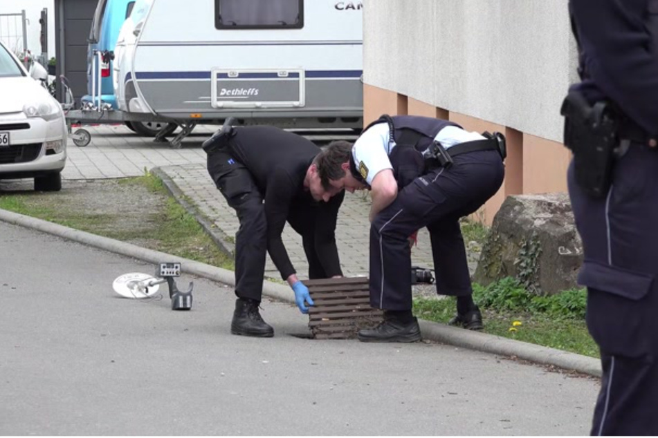 Die Polizei untersuchte den Tatort.
