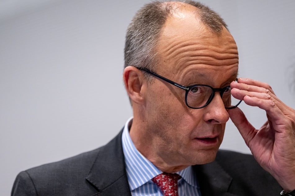 Wenn es nach CDU-Chef Friedrich Merz (68) geht, soll Kanzler Scholz die Vertrauensfrage am Mittwoch im Bundestag stellen.