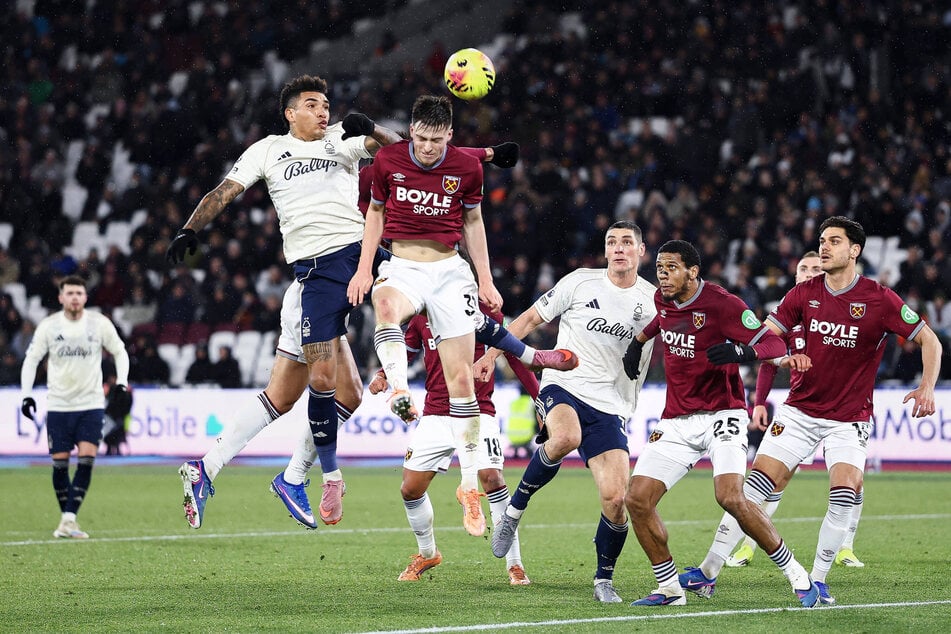 Teambuilding: Die Niners sahen am Dienstag in London die Premier-League-Partie West Ham United gegen Nottingham Forest.