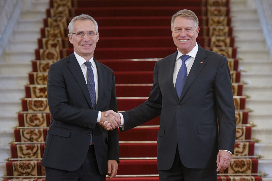 Nach dem amtierenden Nato-Generalsekretär Jens Stoltenberg (65) wollte Rumäniens Präsident Klaus Iohannis (65) zunächst sich selbst als Kandidat stellen. (Archivbild)