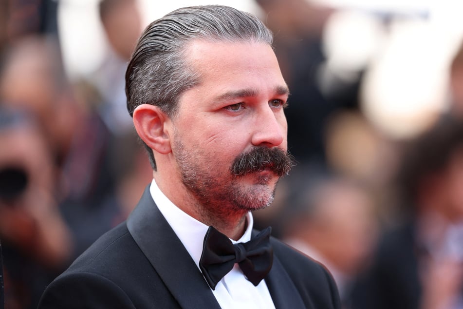 Bereits mehrfach sorgte der Schauspieler Shia LaBeouf (39) für ordentlich Schlagzeilen.