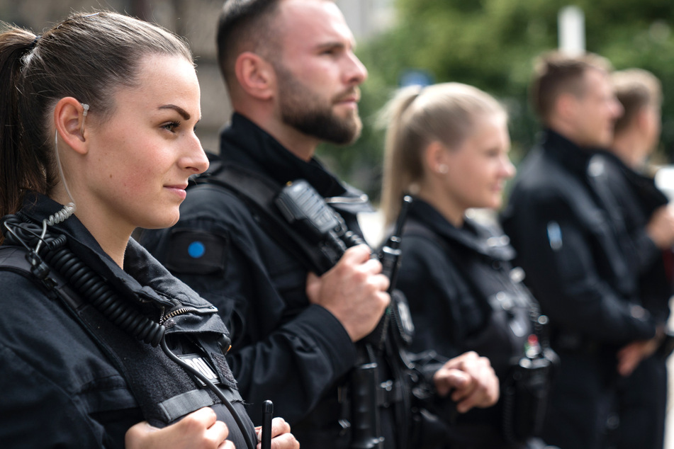 Ihr seid jung, motiviert, sportlich und clever? Dann kommt zur sächsischen Polizei.