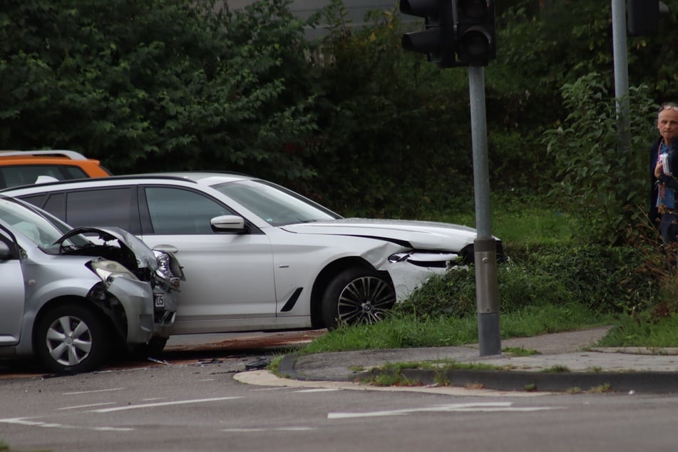 An einer Kreuzung ins Troisdorf ist es zu einem schweren Unfall gekommen.