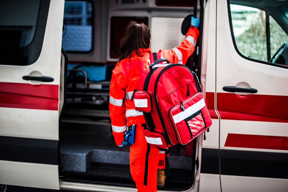 Ein 15-Jähriger, der in Belgrad von einem Auto erfasst worden war, ist wenige Tag nach dem Unfall gestorben. (Symbolbild)